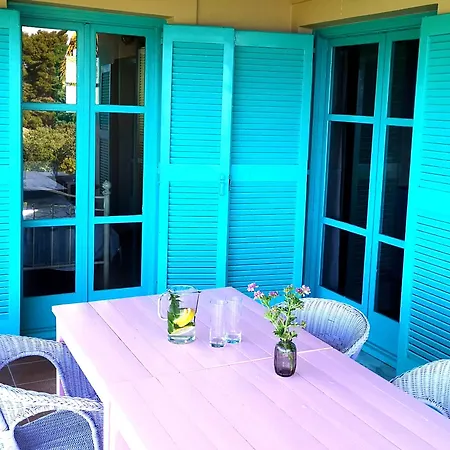 Apartment The Iconpainter Kalamaki