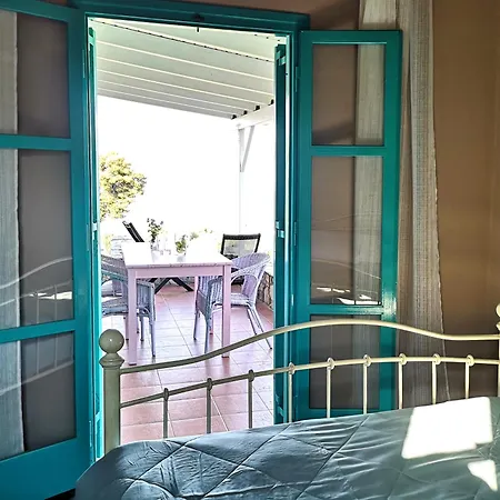 The Iconpainter Kalamaki Apartment