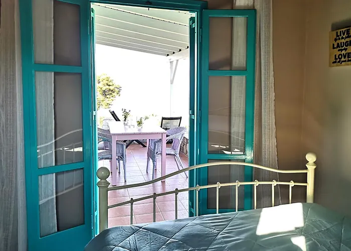 The Iconpainter Kalamaki Appartement