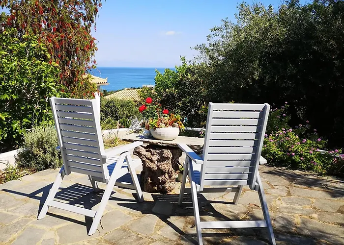 The Iconpainter Kalamaki * Kómboi